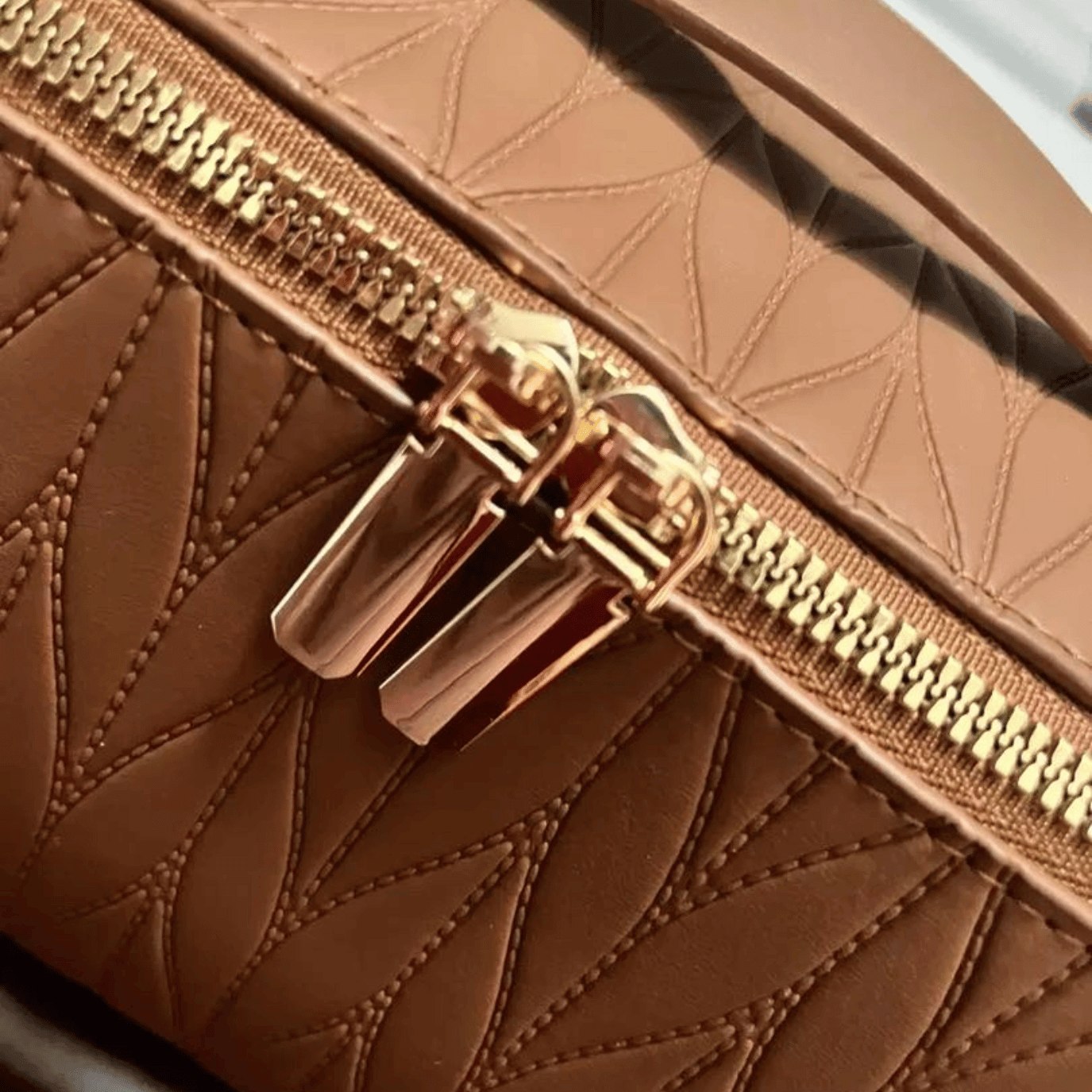 Limited Edition - Luxe Essential Makeup Bag - Karin Herzog